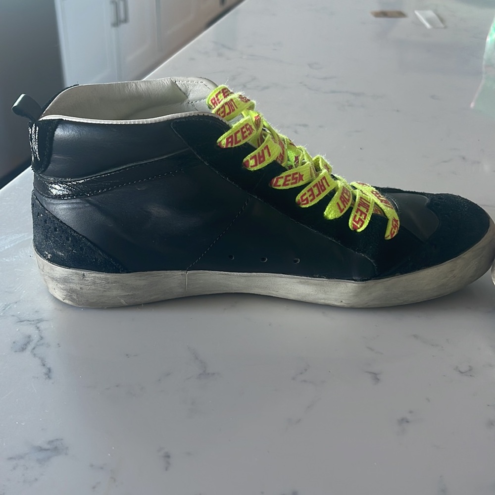 Slightly Worn But In Great Shape. Authentic Golde… - image 6